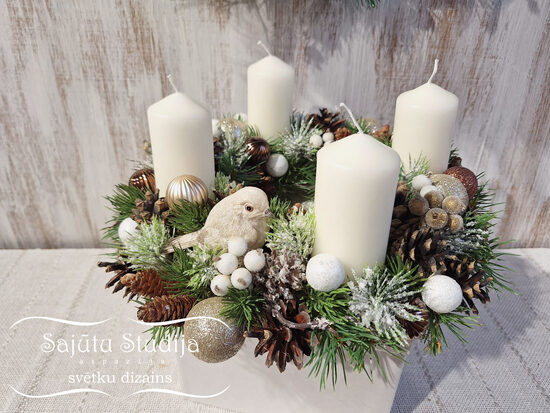 Adventes vainags ar putniņu